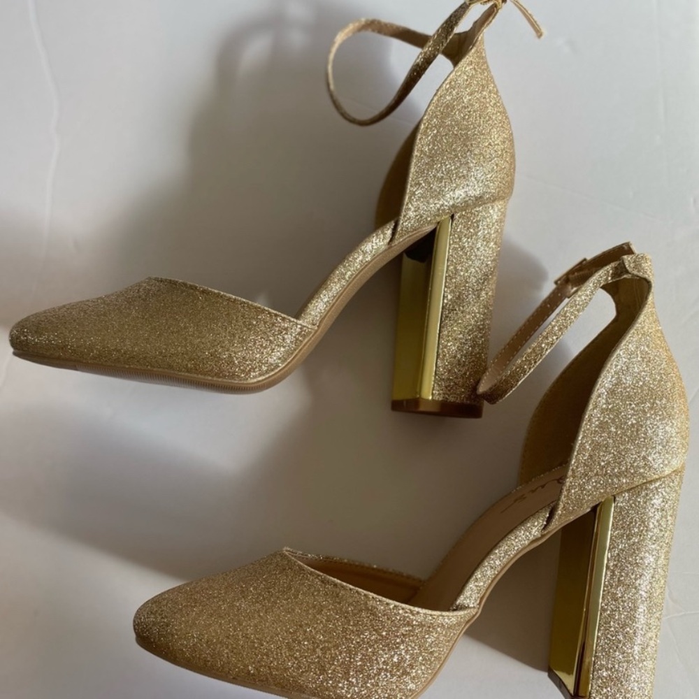 Lulu's Glamours Gold Heels - Picture 3 of 14